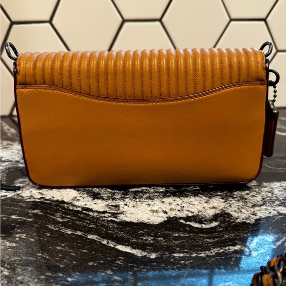 Coach Quilted Dinky In Light Saddle With Rivets - Picture 3 of 13